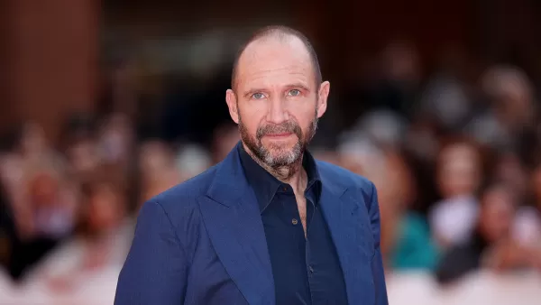 Ralph Fiennes a jeté le président Snow in the Hunger Games: Sunrise sur la récolte