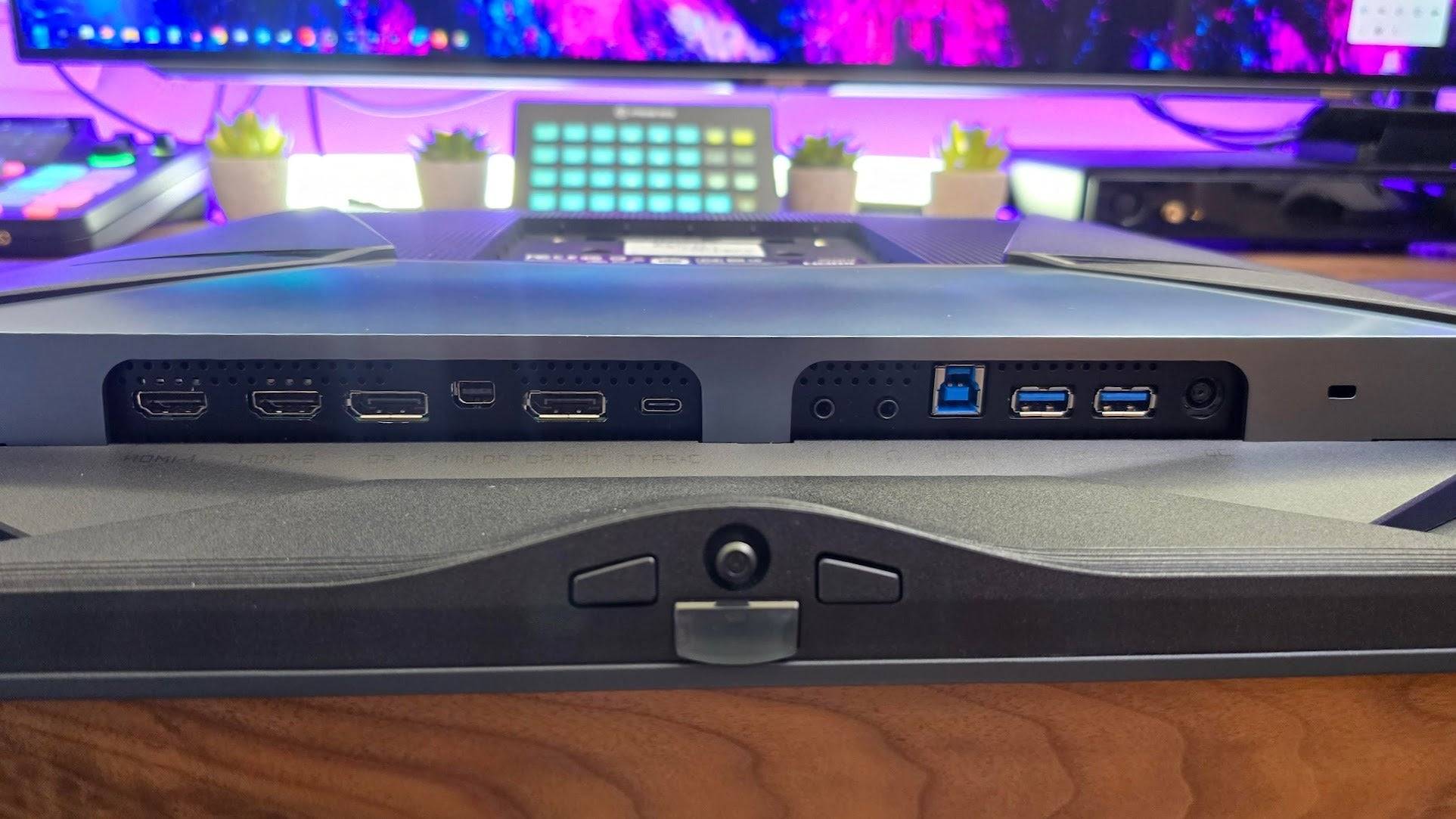 Gigabyte FO32U2 Pro Images